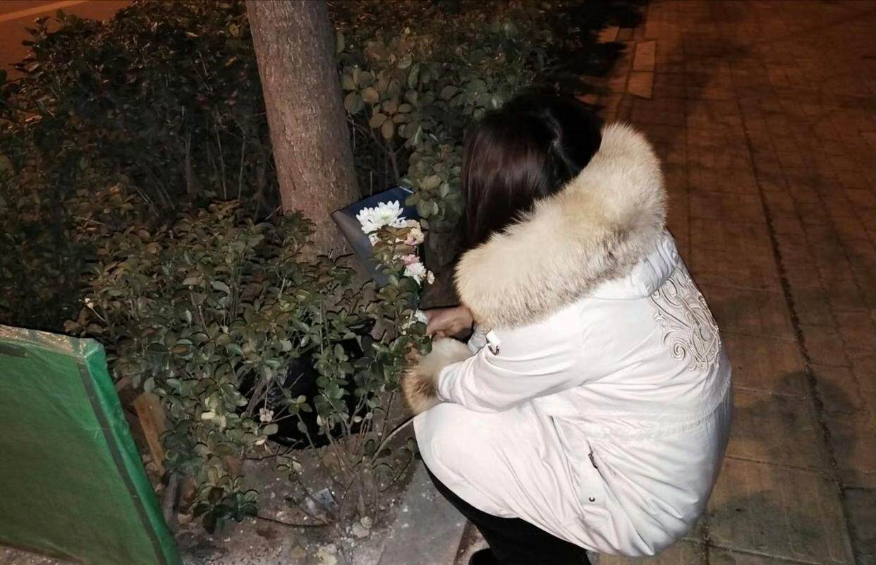 00后医科大女研究生自杀<strong></p>
<p>微信理财零钱</strong>，生前讨论论文数据缺失问题