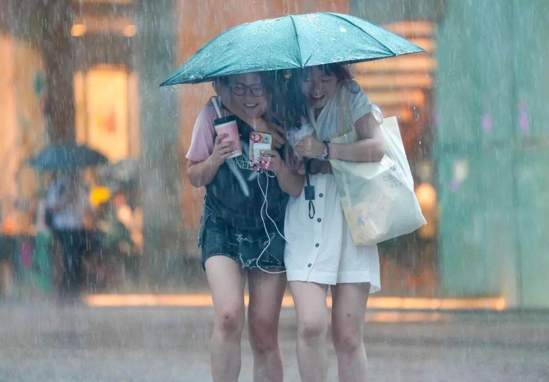 冰雹+强雷雨<strong></p>
<p>兴兴理财</strong>！广州两区刚刚发布预警！上班要注意→