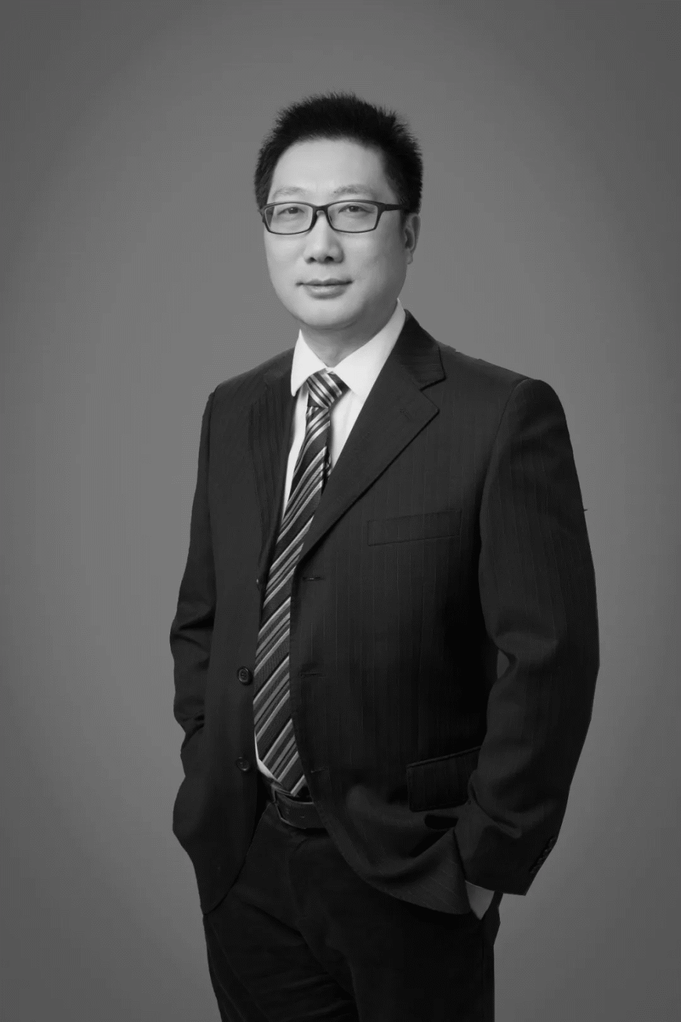 刘永锋教授在参会现场突发脑溢血离世<strong></p>
<p>理财人群</strong>，年仅47岁，浙江大学发布讣告