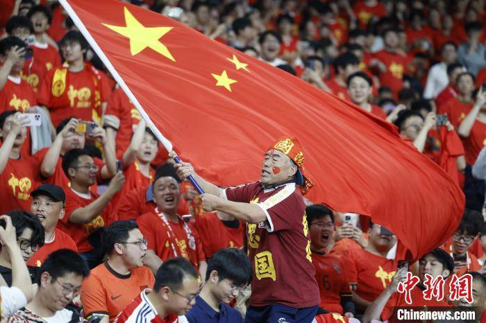 “纪录之夜”<strong></p>
<p>公司理财第九版</strong>，国足“半场好戏”未能救赎