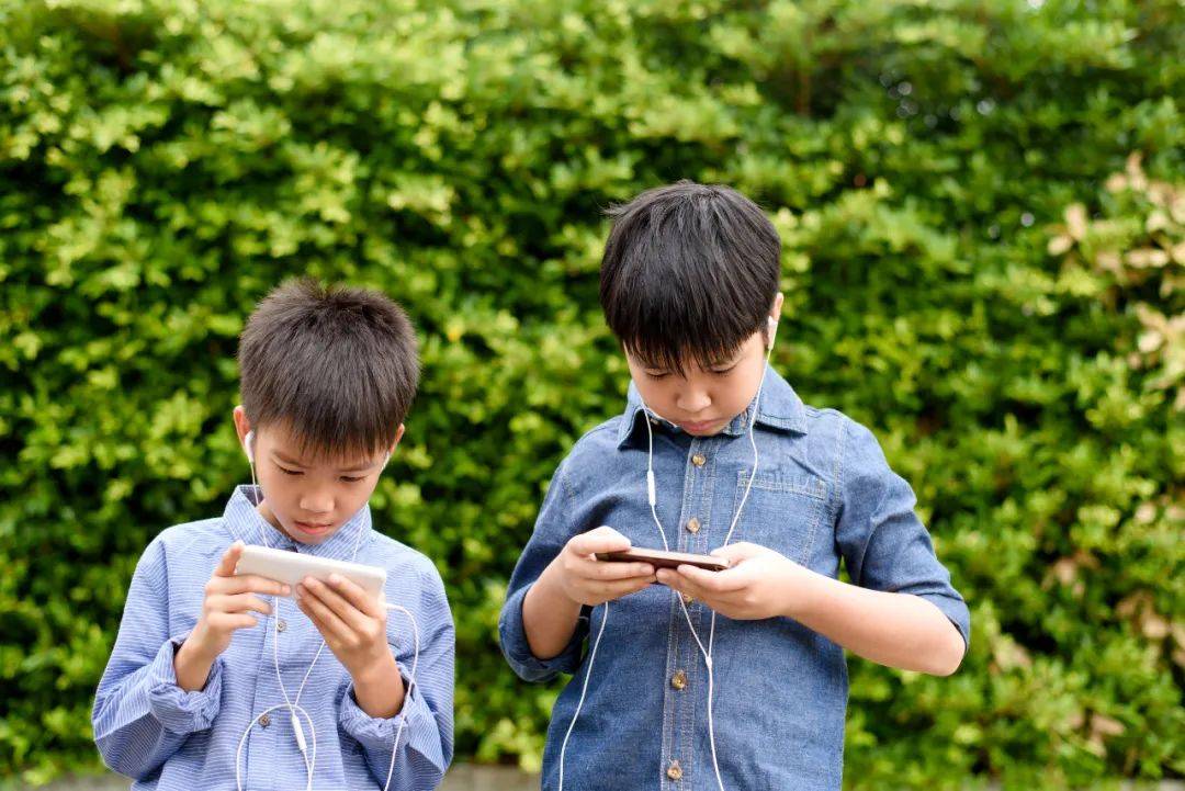 学生禁玩手机<strong></p>
<p>公司理财第九版</strong>，催生孩子间的地下交易