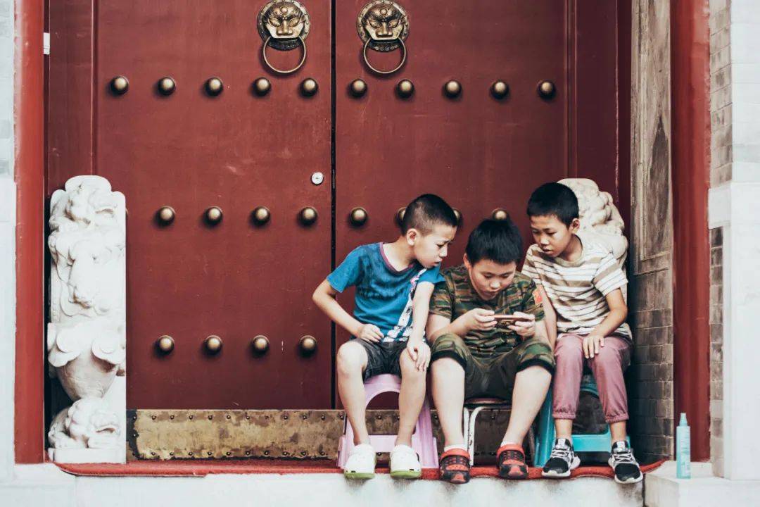 学生禁玩手机<strong></p>
<p>公司理财第九版</strong>，催生孩子间的地下交易