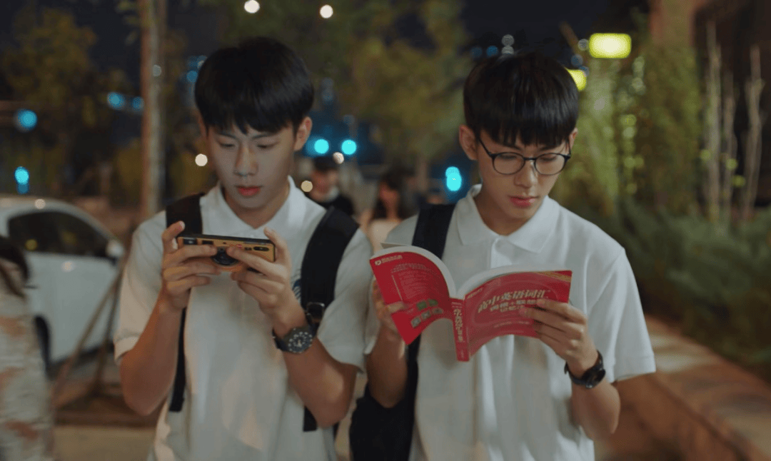 学生禁玩手机<strong></p>
<p>公司理财第九版</strong>，催生孩子间的地下交易