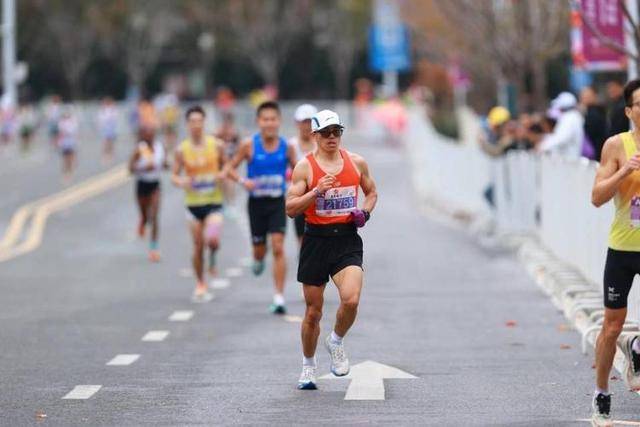 陪跑一场6000元<strong></p>
<p>公司理财第九版</strong>，马拉松赛场上奔跑的“私兔”什么来头