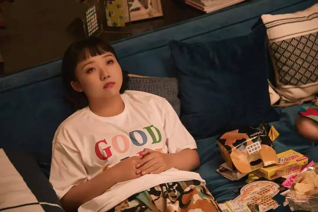 一个月只花30元<strong></p>
<p>理财费</strong>，985毕业生挤满躺平赛道