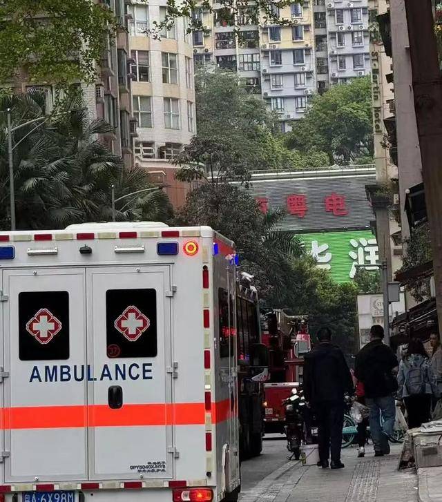 “右眼几乎失明<strong></p>
<p>大象理财</strong>，手部截肢”！广州一男孩在家做实验被炸伤，最新情况