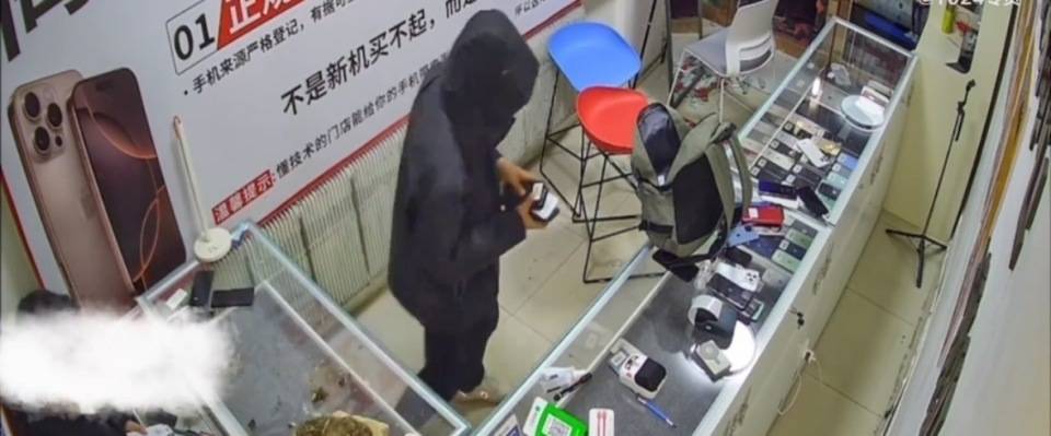 4名少年偷手机89部还发视频炫耀<strong></p>
<p>济南理财</strong>，店主：贼抓了又放，手机向谁要
