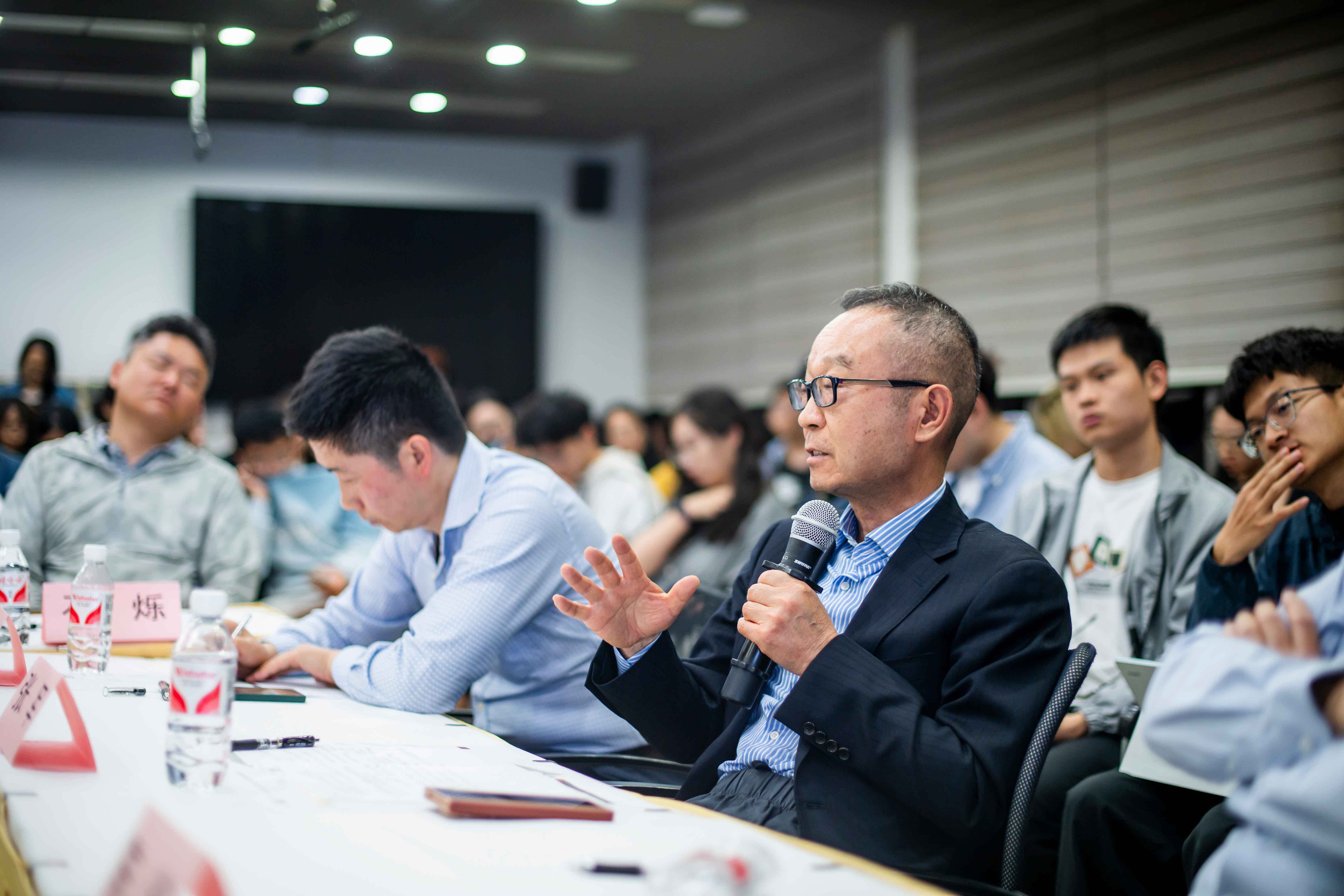 张军：关税战给了我们一个决心<strong></p>
<p>济南理财</strong>，必须把扩大内需的堵点真正解决掉