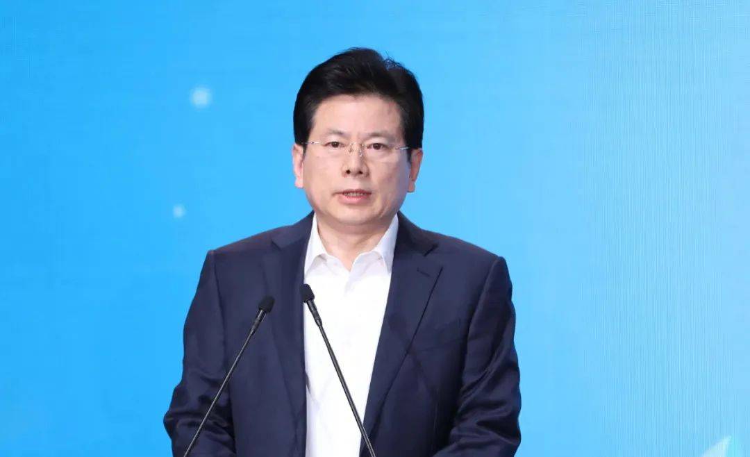 张建春<strong></p>
<p>该如何理财</strong>，非法收受巨额财物