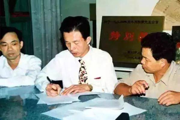 许连捷<strong></p>
<p>该如何理财</strong>，这位杰出的晋江企业家值得人们铭记