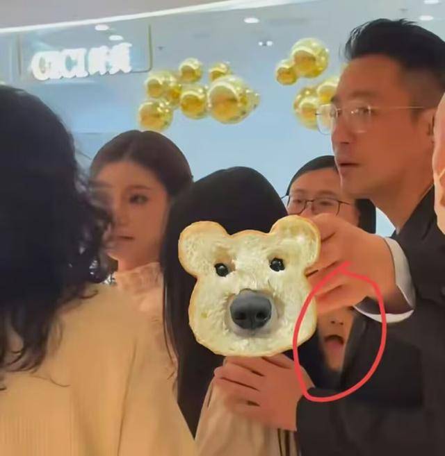 大S儿女回北京<strong></p>
<p>怎么网上理财</strong>，张兰拉着小玥儿逛街，网友夸汪小菲好帅