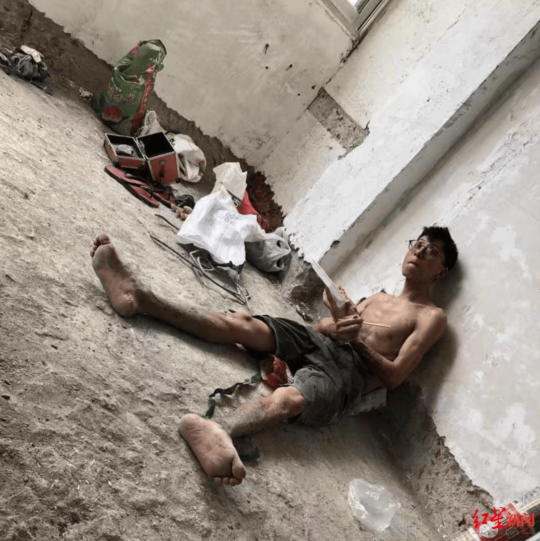 小伙搬砖9年攒200万<strong></p>
<p>怎么从网上理财</strong>，修别墅买车：宁愿不要这些钱，若时间倒流想好好读书