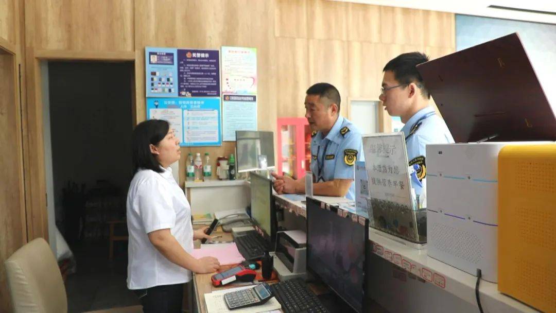 价格刺客退退退<strong></p>
<p>理财包括</strong>！江陵连续突查300余家商户