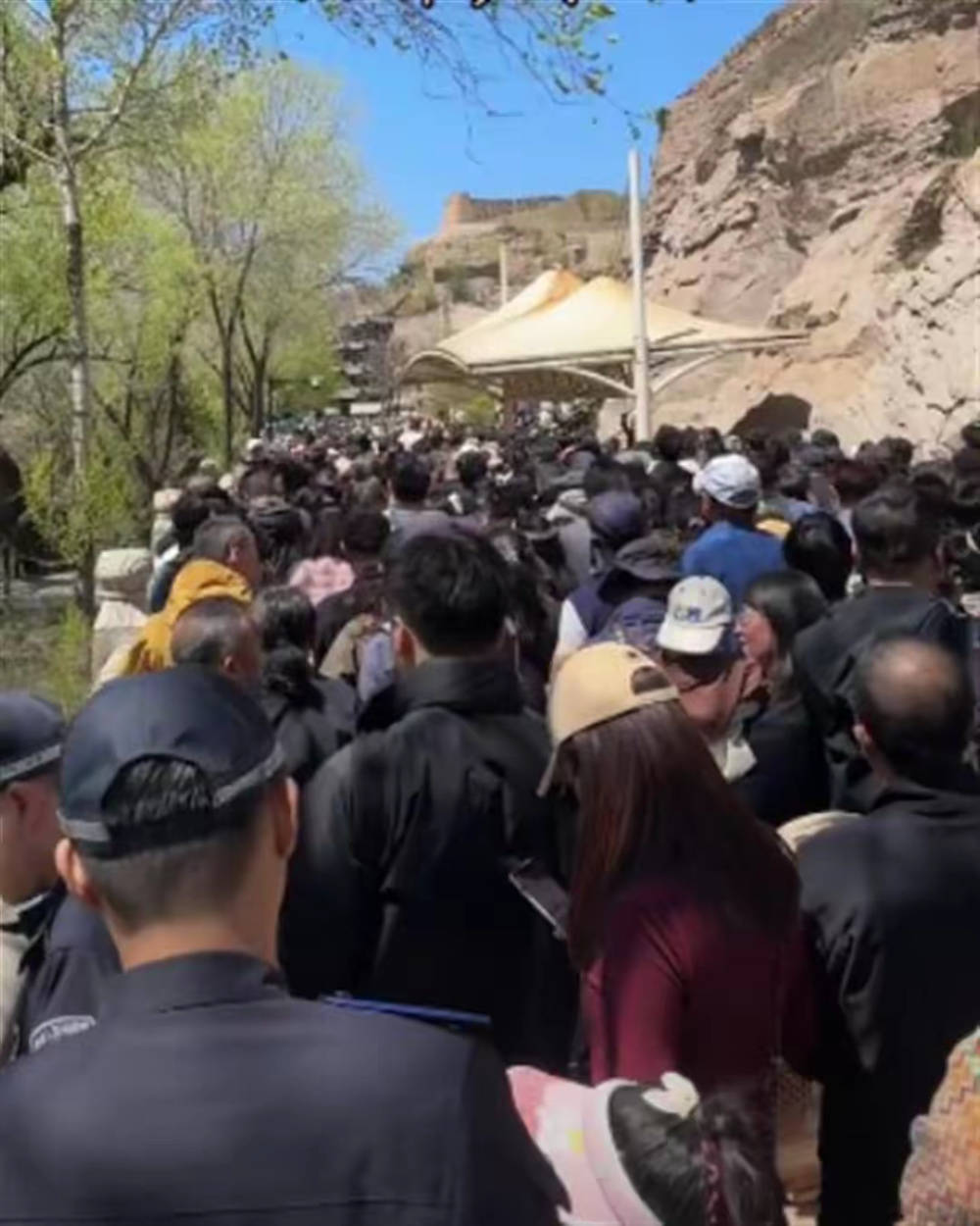 张信哲在山西大同演唱会上称约不到景区门票<strong></p>
<p>阿里理财</strong>，当地文旅回应