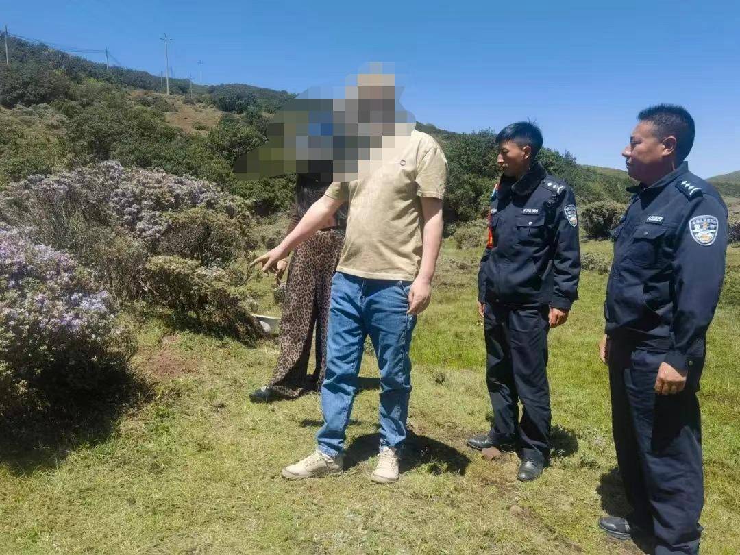 两游客在景区盗挖索玛花 警方：给予行政处罚<strong></p>
<p>理财凤凰</strong>，两人认识到错误并作郑重道歉