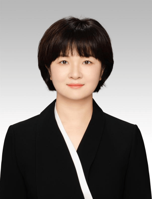 不到1年再公示<strong></p>
<p>微银理财</strong>，生于1987年的李金玲，拟提名为县长候选人
