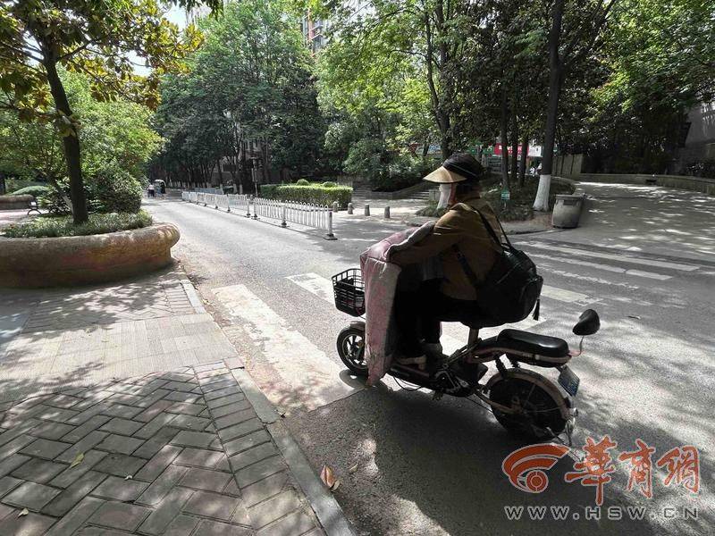 西安14岁初中生骑车回家在小区被撞 孩子说肇事司机下车看<strong></p>
<p>微银理财</strong>了看就离开