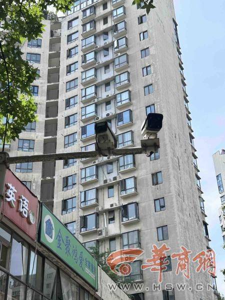 西安14岁初中生骑车回家在小区被撞 孩子说肇事司机下车看<strong></p>
<p>微银理财</strong>了看就离开