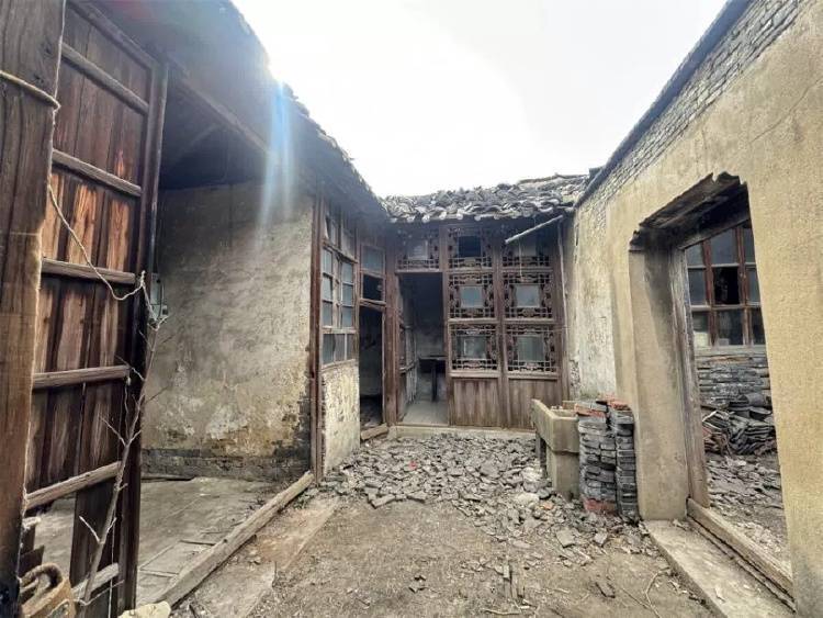 扬州一清代文物合院618元起拍<strong></p>
<p>理财产品的利率</strong>，此前已流拍两次