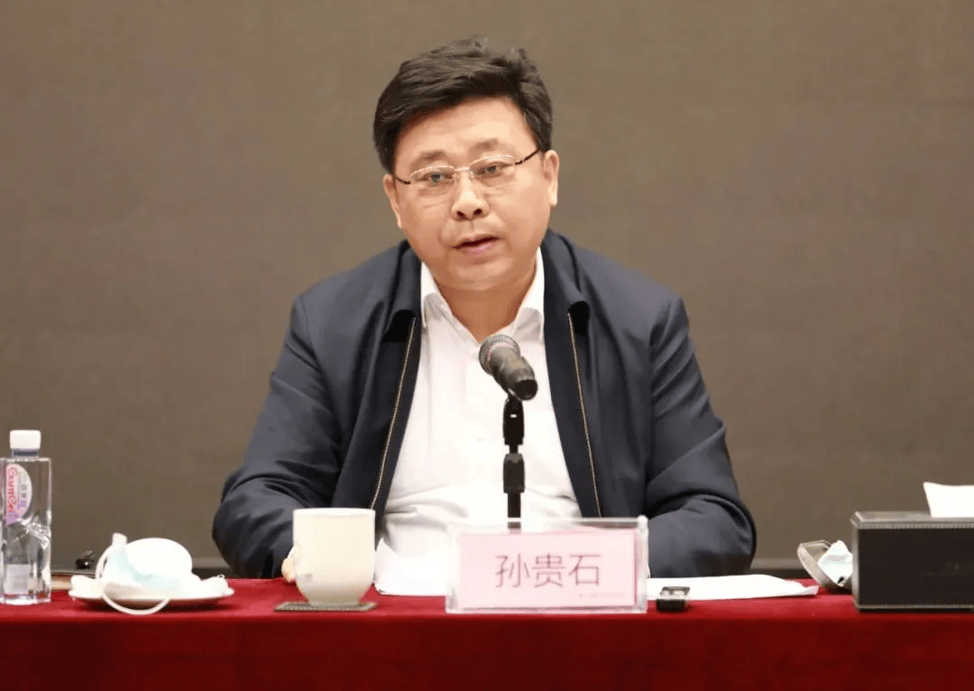 曾任唐山市委常委<strong></p>
<p>理财产品的利率</strong>，孙贵石将亲戚在唐山市的房产作为专门宴请场所，多次组织领导及下属聚餐