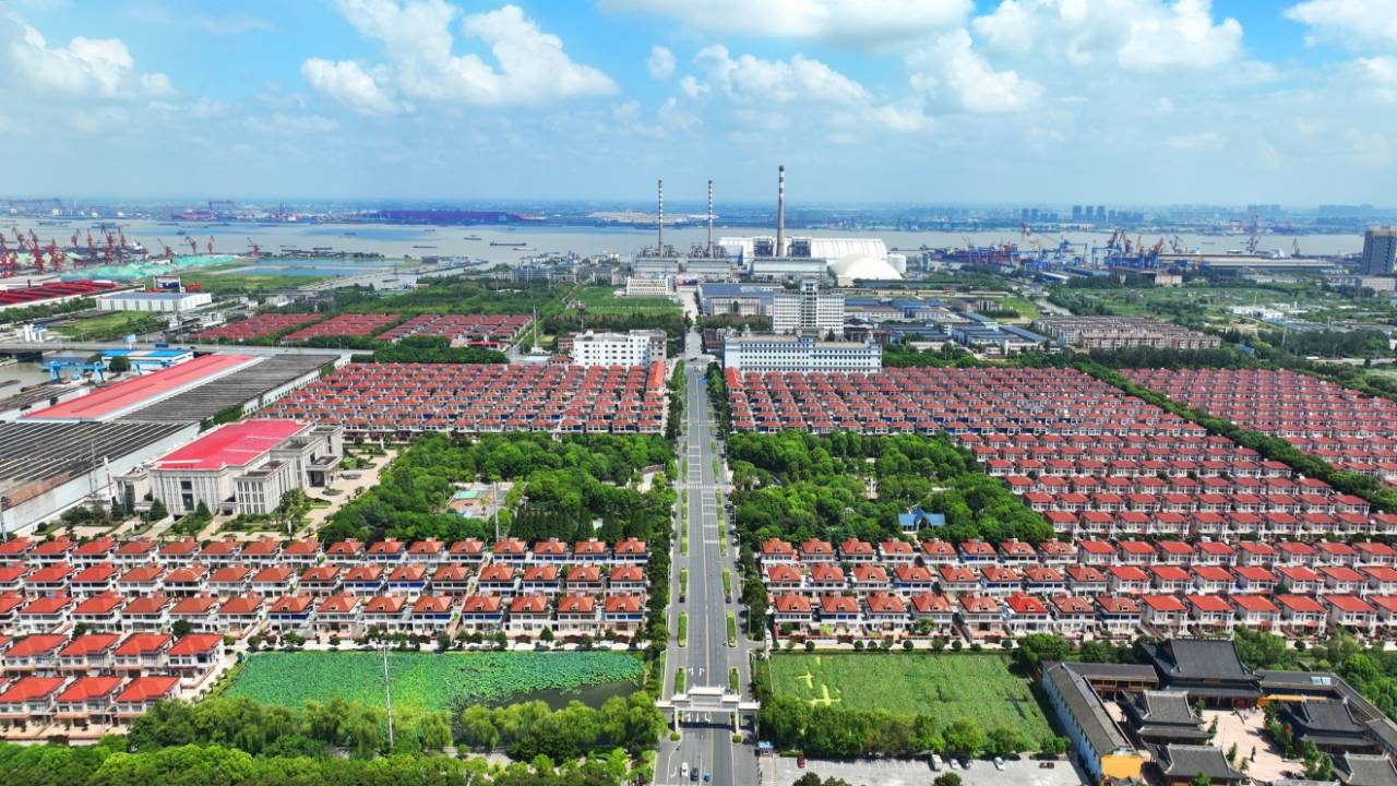 习近平总书记关切事丨<strong></p>
<p>金融理财基础</strong>我们的名字叫“长江”——三个沿江村庄的变迁故事