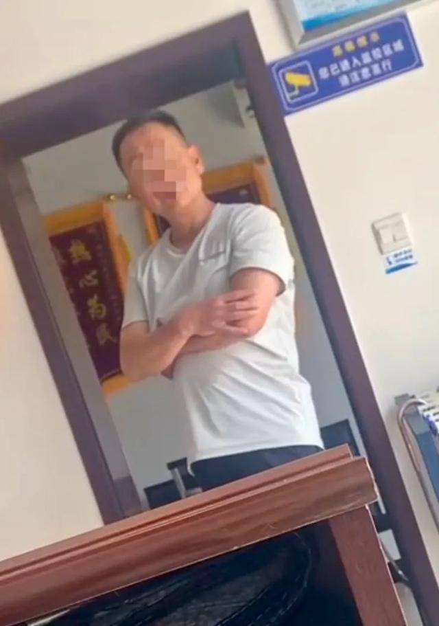 河南一家长称去教育局反映情况被怼<strong></p>
<p>网上理财平台</strong>，该局回应：态度存在问题，纪检部门已介入