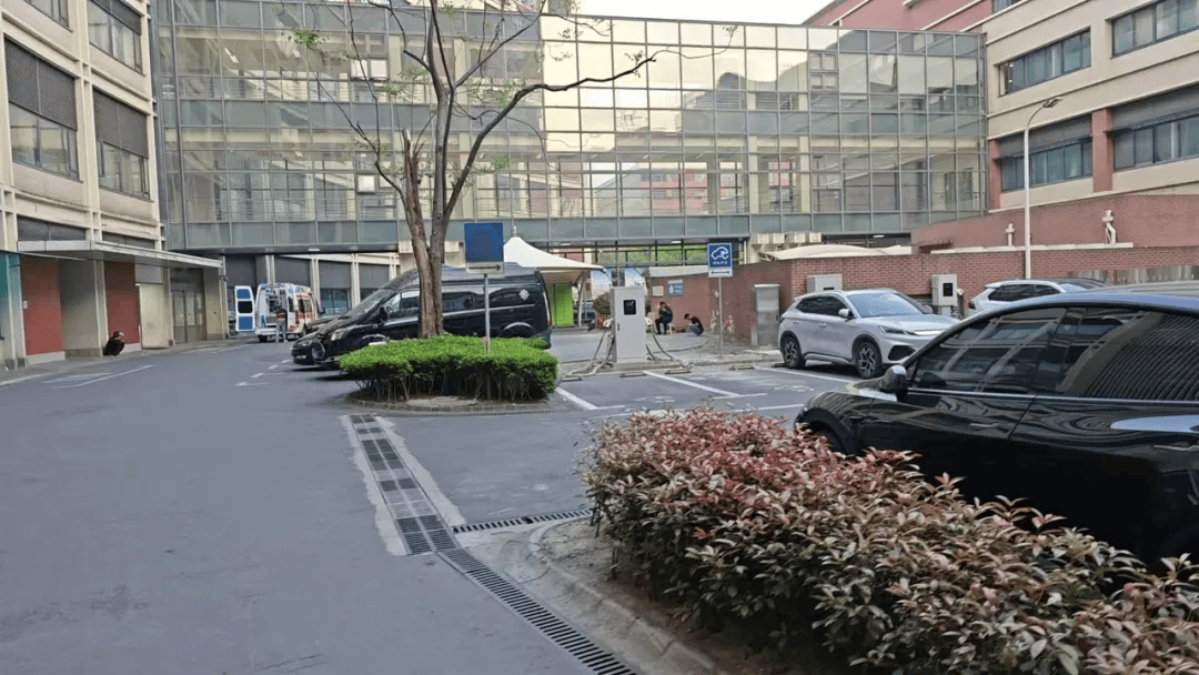 江西省卫健委通报“救护车800公里收费2.8万元”：不合理<strong></p>
<p>网上理财平台</strong>，暂停医院医疗转运服务