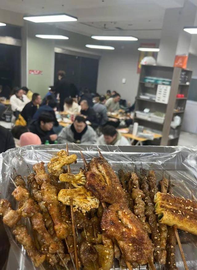 常州一烧烤店花10万赞助苏超<strong></p>
<p>银行理财利息多少</strong>，因系唯一个体赞助商爆火，附近商户：之前生意一直好