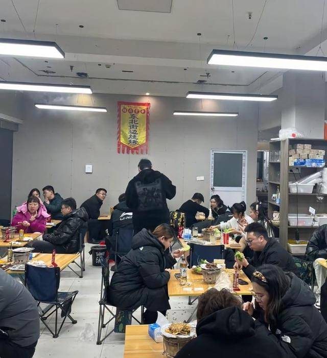 常州一烧烤店花10万赞助苏超<strong></p>
<p>银行理财利息多少</strong>，因系唯一个体赞助商爆火，附近商户：之前生意一直好