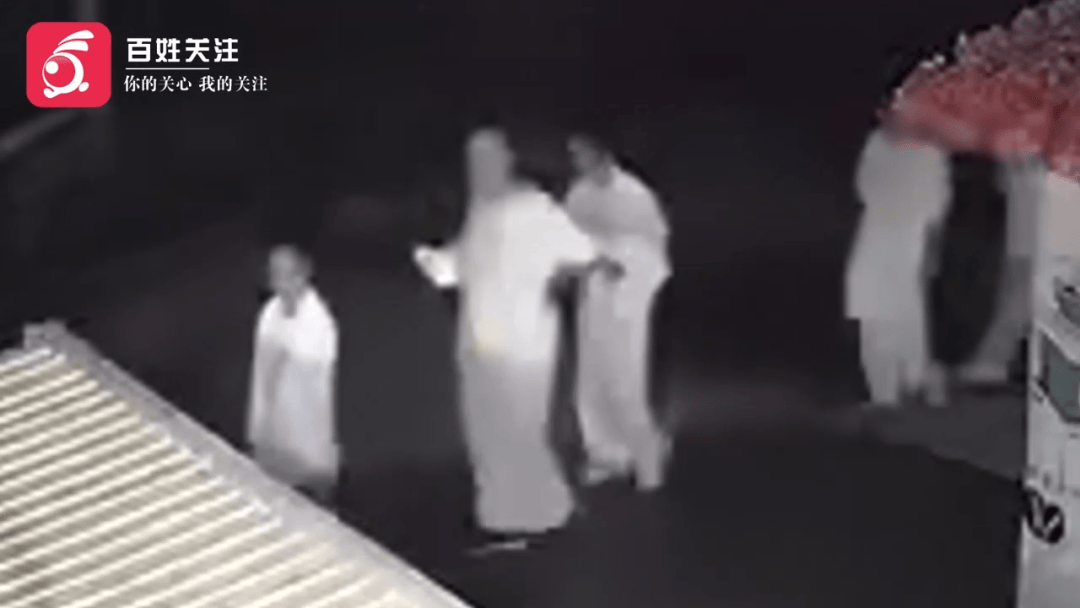 凌晨4点50余人穿白衣夜行？有网友称“吓得不轻”<strong></p>
<p>理财体验金</strong>，官方回应