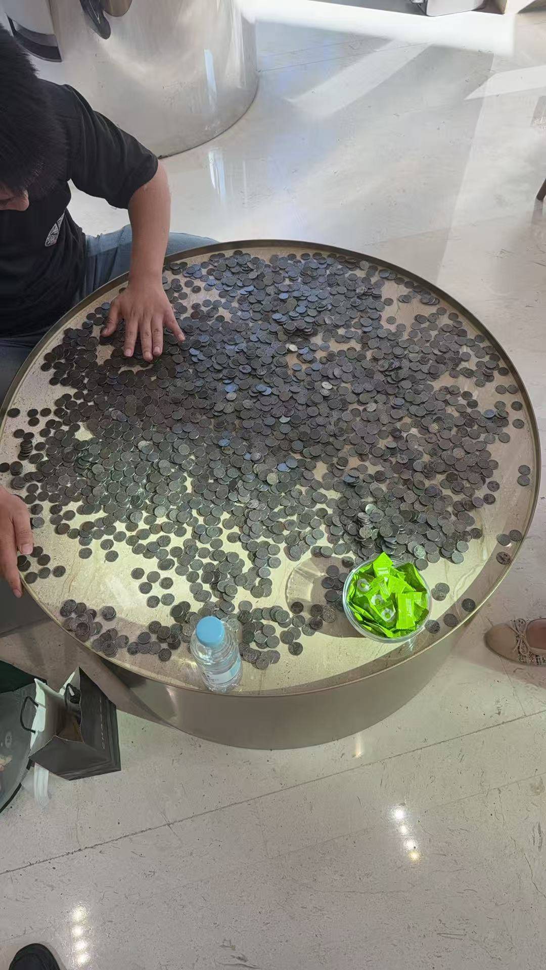 上海农商行拒2万枚硬币兑换<strong></p>
<p>理财盒子</strong>，银行回应客户无法说明硬币来源