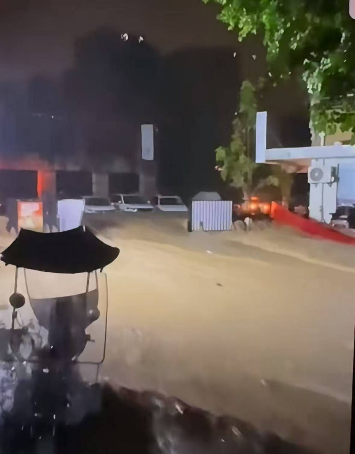 暴雨致重庆一小区女保安遇难<strong></p>
<p>啄米理财</strong>，知情人：深感悲痛，已安抚家属