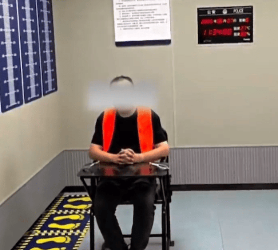 2名男子拖着大型行李箱过安检<strong></p>
<p>理财资格</strong>，被发现装有400万元现金，结局令人舒适
