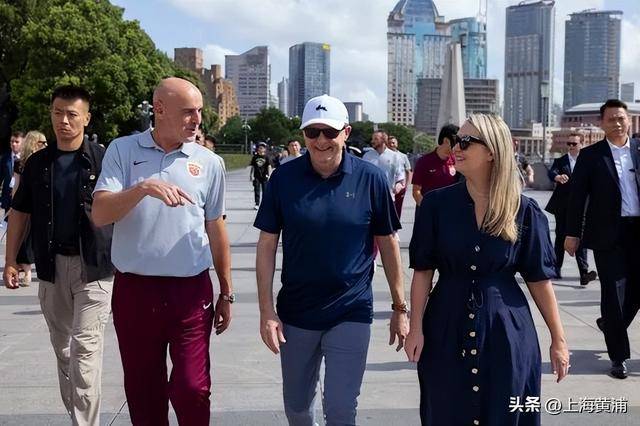 澳大利亚总理抵沪再次漫步外滩<strong></p>
<p>理财资格</strong>，旁边还有上海球迷“老熟人”，你偶遇了吗？