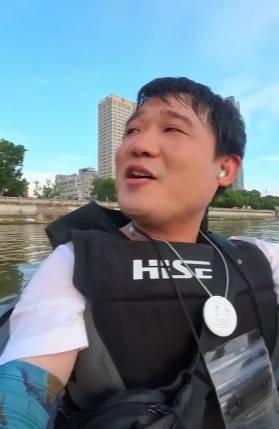 长沙男子突发奇想划船下班<strong></p>
<p>理财与存款</strong>，25分钟车程划了3小时，当事人：手累腿麻，不会有下次