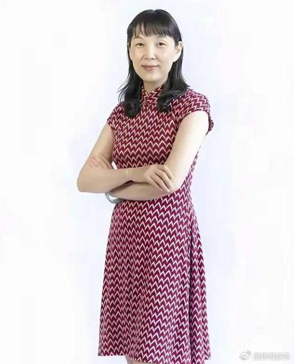 杜建英大学旧照曝光<strong></p>
<p>理财与存款</strong>，难怪能上位！两儿子名字暗藏深意，手握股权