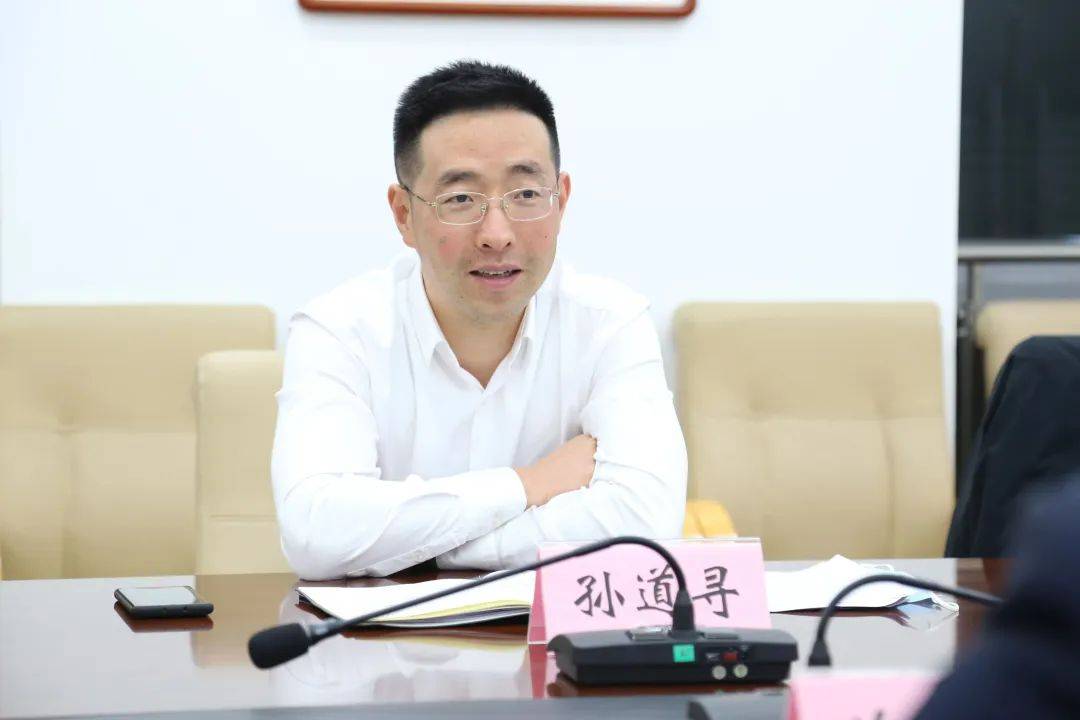 “全国经济最强镇”党委书记<strong></p>
<p>理财保险怎么买</strong>，获提拔