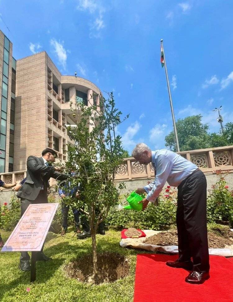 叫中国名字<strong></p>
<p>理财新浪</strong>，娶日本妻子，5年没见的印度外长来了
