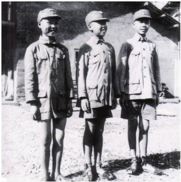 王立华:为什么毛泽东率领的红军不可征服<strong></p>
<p>理财新浪</strong>?斯诺的观察说明了一切