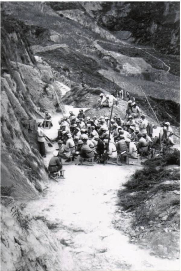 王立华:为什么毛泽东率领的红军不可征服<strong></p>
<p>理财新浪</strong>?斯诺的观察说明了一切