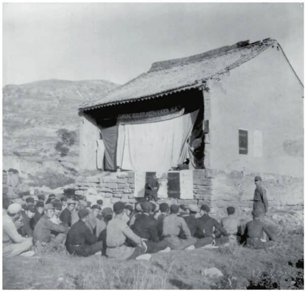 王立华:为什么毛泽东率领的红军不可征服<strong></p>
<p>理财新浪</strong>?斯诺的观察说明了一切