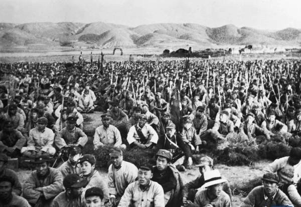 王立华:为什么毛泽东率领的红军不可征服<strong></p>
<p>理财新浪</strong>?斯诺的观察说明了一切