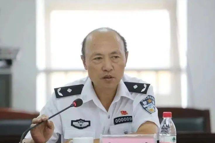 贵州省公安厅原副厅长<strong></p>
<p>在线理财平台</strong>，为涉黑团伙站台、充当黑恶势力“保护伞”