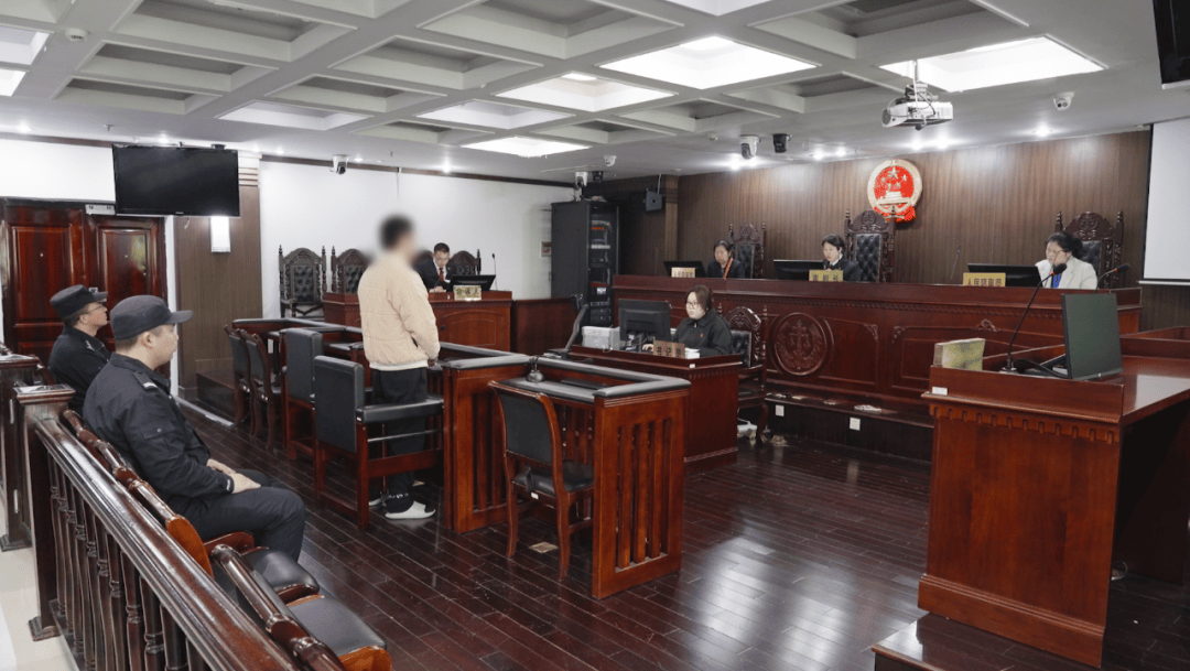 6年网恋花费60万元<strong></p>
<p>哪个理财软件好</strong>，“女友”竟是同屋工友
