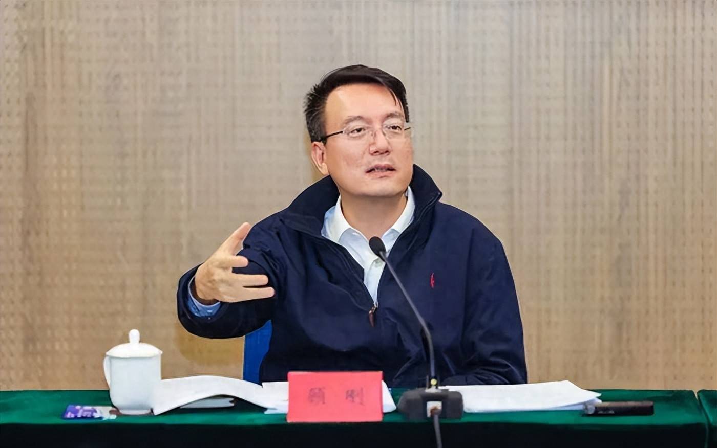 <strong></p>
<p>哪个理财软件好</strong>他或将成为全国副省级城市政府最年轻“一把手”