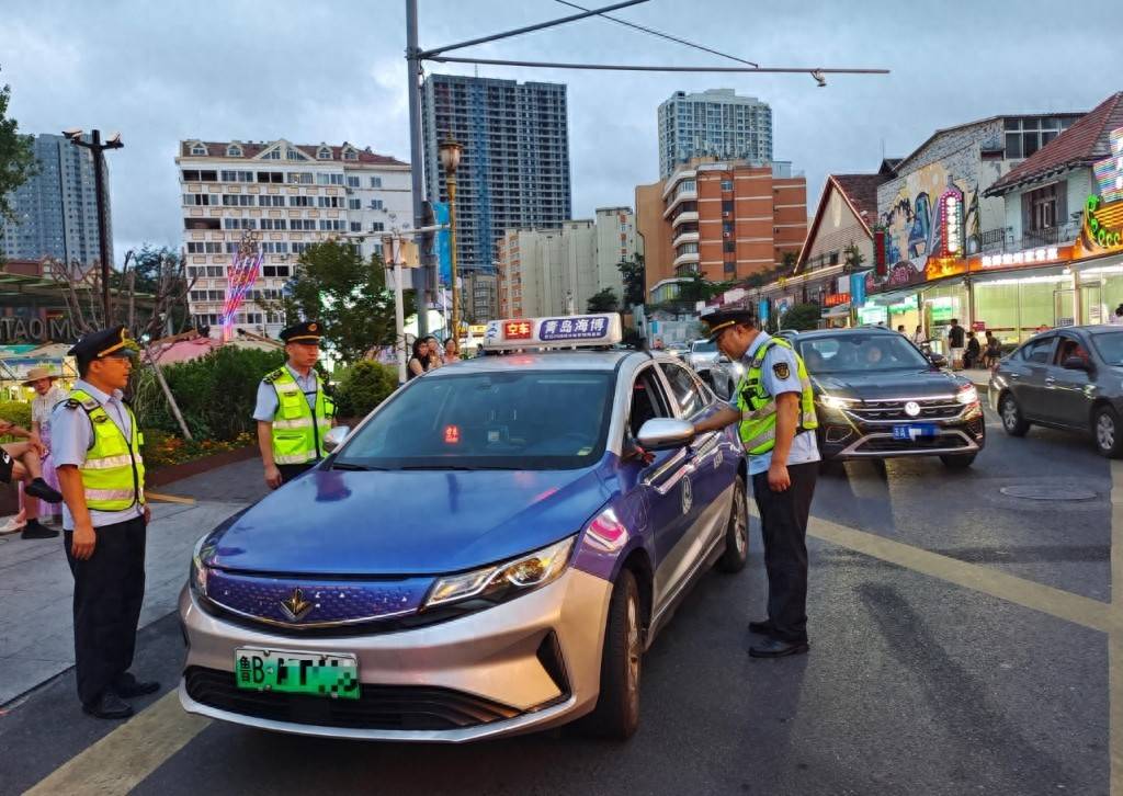 车不动计价器还在“跑”<strong></p>
<p>哪个理财软件好</strong>，青岛一辆出租车安装“跑得快”被查处