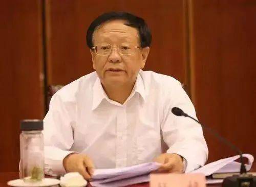 受贿8191万余元<strong></p>
<p>泉州理财</strong>，70岁副部级“老虎”杜梓一审被判15年