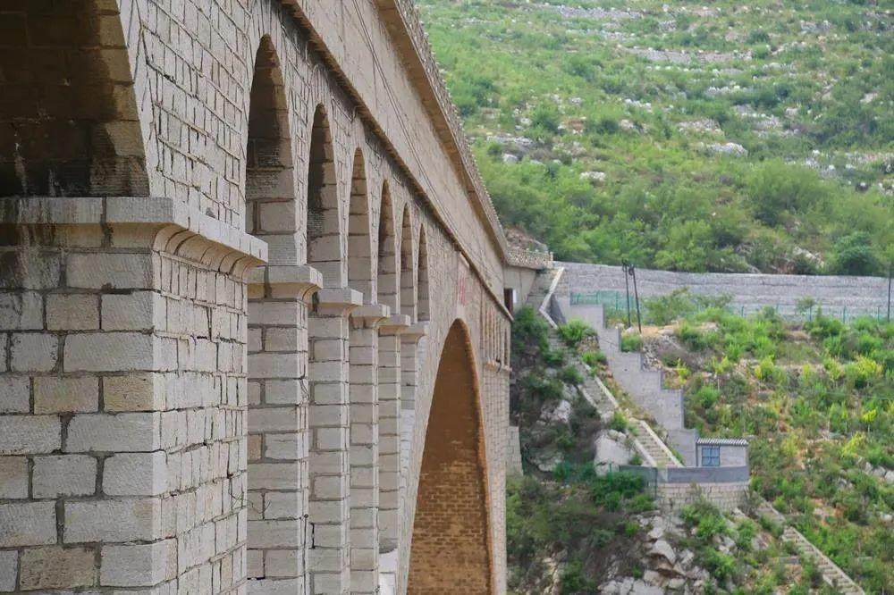 105.92米<strong></p>
<p>如何投资理财产品</strong>!邯郸“人造天河”成为世界上单跨最大石拱渡槽