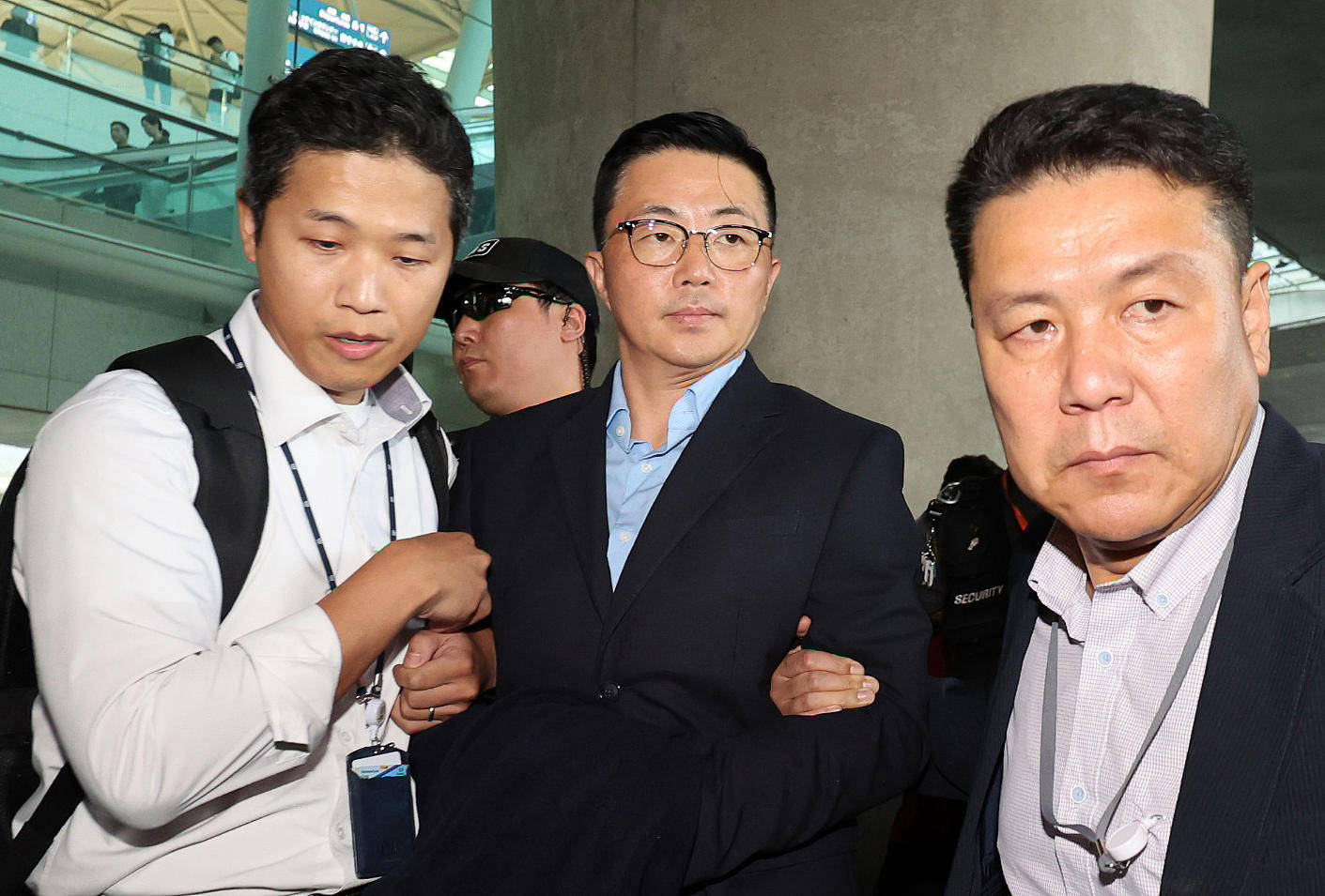 金建希被捕同日<strong></p>
<p>如何投资理财产品</strong>，流亡海外数月的“金建希大管家”回国被捕