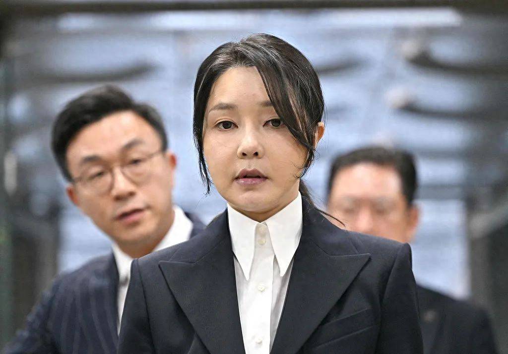 金建希<strong></p>
<p>如何投资理财产品</strong>，独坐牢房